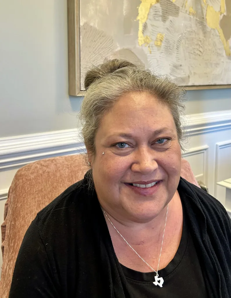 Alexis Decker, Senior Accountant